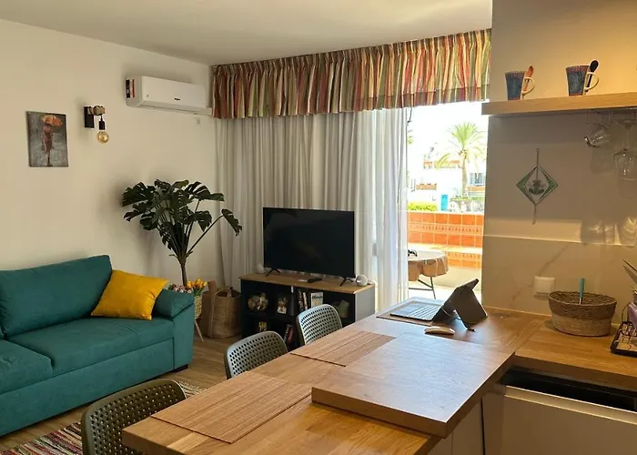 Air-conditioned, Remarkably Beautiful Apartment, Fibre Wi-fi, Pool Arona