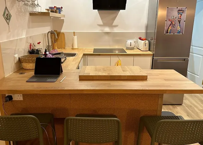 Air-conditioned, Remarkably Beautiful Apartment, Fibre Wi-fi, Pool Apartman