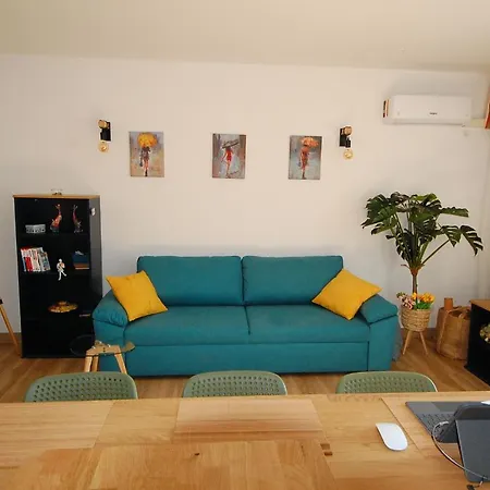 Air-conditioned, Remarkably Beautiful Apartment, Fibre Wi-fi, Pool 아파트