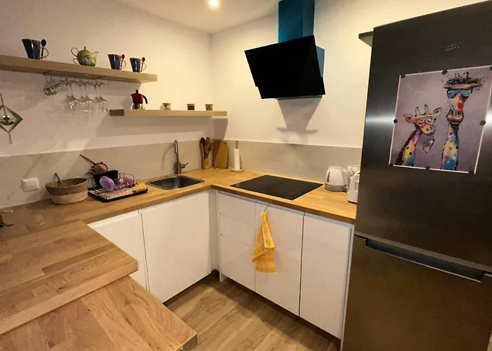 Apartment Air-conditioned, Remarkably Beautiful Apartment, Fibre Wi-fi, Pool *