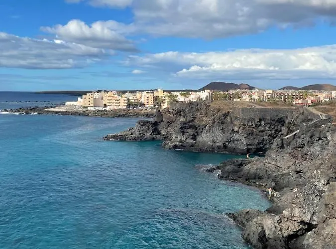 Air-conditioned, Remarkably Beautiful Apartment, Fibre Wi-fi, Pool * Arona (Tenerife)