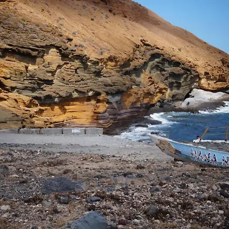 Air-conditioned, Remarkably Beautiful Apartment, Fibre Wi-fi, Pool أرونا