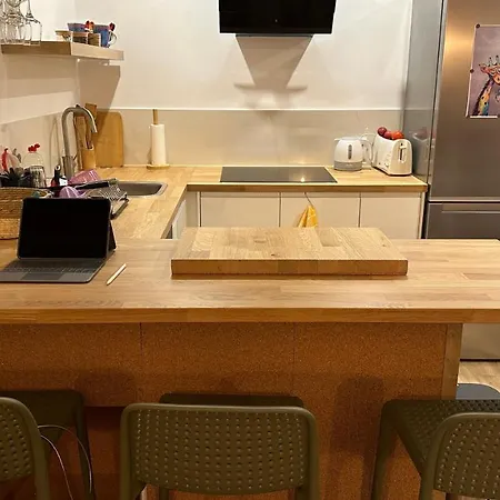 Air-conditioned, Remarkably Beautiful Apartment, Fibre Wi-fi, Pool شقة